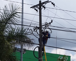 Manipulación de redes eléctricas sin el cumplimiento de protocolos de seguridad, puede ser fatal.